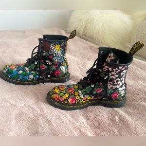 Floral pattern Dr Martens